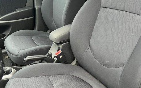 Hyundai Solaris II рестайлинг, 2011 год, 500 000 рублей, 8 фотография