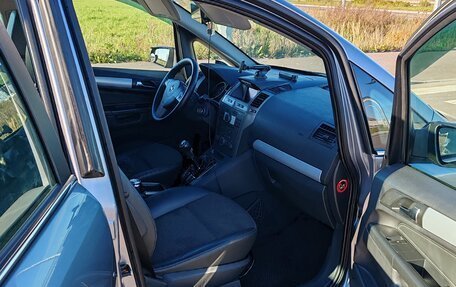 Opel Zafira B, 2006 год, 400 000 рублей, 17 фотография
