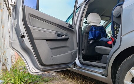 Opel Zafira B, 2006 год, 400 000 рублей, 20 фотография