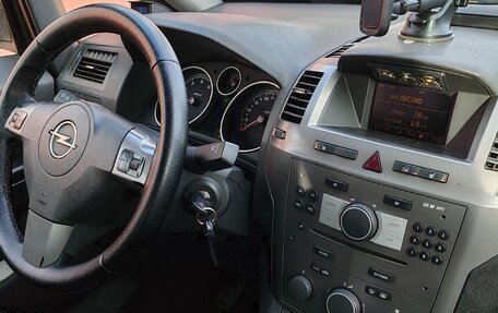 Opel Zafira B, 2006 год, 400 000 рублей, 26 фотография