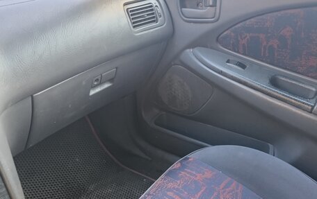 Toyota Avensis III рестайлинг, 1999 год, 240 000 рублей, 10 фотография