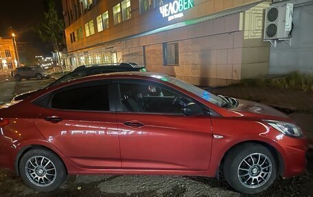 Hyundai Solaris II рестайлинг, 2013 год, 850 000 рублей, 1 фотография