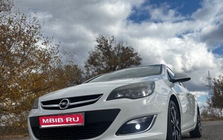 Opel Astra J, 2013 год, 799 000 рублей, 1 фотография