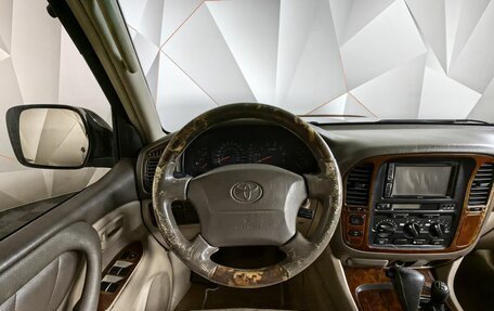 Toyota Land Cruiser 100 рестайлинг 2, 2000 год, 1 298 000 рублей, 15 фотография