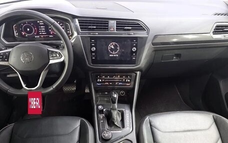 Volkswagen Tiguan II, 2022 год, 3 677 432 рублей, 4 фотография