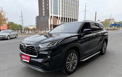 Toyota Highlander, 2022 год, 4 000 000 рублей, 1 фотография