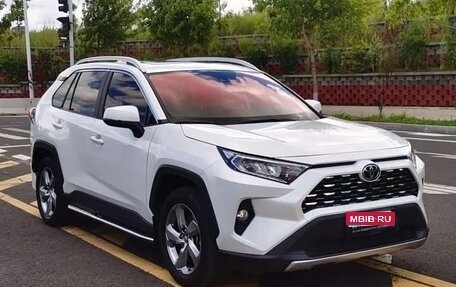 Toyota RAV4, 2022 год, 2 833 000 рублей, 1 фотография