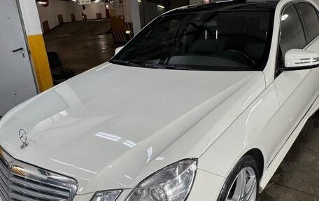 Mercedes-Benz E-Класс, 2010 год, 2 700 000 рублей, 5 фотография
