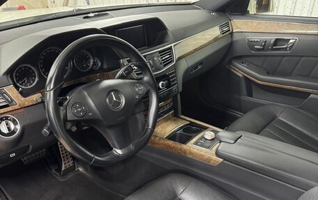 Mercedes-Benz E-Класс, 2010 год, 2 700 000 рублей, 10 фотография