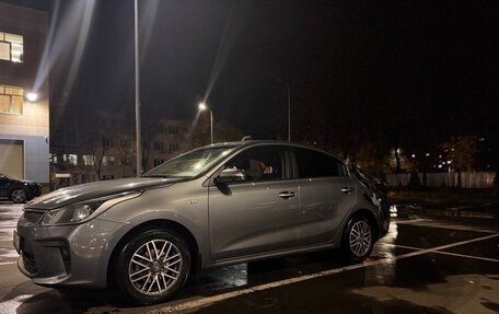 KIA Rio IV, 2018 год, 990 000 рублей, 1 фотография