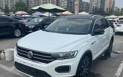 Volkswagen T-Roc I, 2022 год, 1 290 999 рублей, 1 фотография
