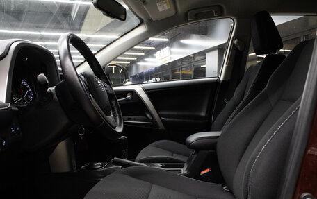 Toyota RAV4, 2017 год, 2 249 000 рублей, 11 фотография