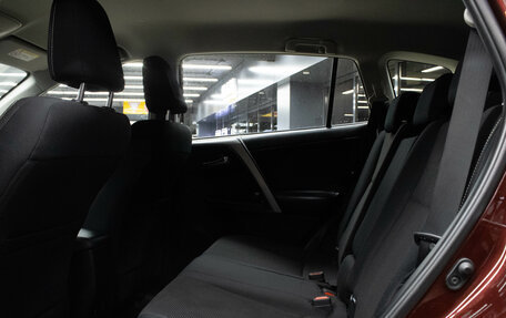 Toyota RAV4, 2017 год, 2 249 000 рублей, 13 фотография
