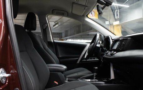 Toyota RAV4, 2017 год, 2 249 000 рублей, 12 фотография