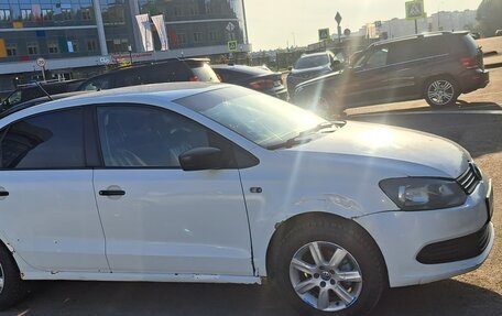 Volkswagen Polo VI (EU Market), 2013 год, 390 000 рублей, 2 фотография