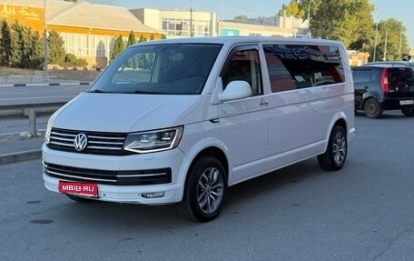 Volkswagen Caravelle T6 рестайлинг, 2016 год, 2 950 000 рублей, 1 фотография