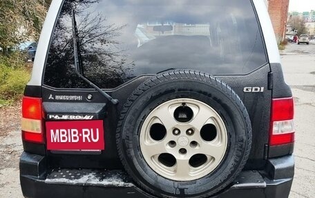 Mitsubishi Pajero iO, 2001 год, 480 000 рублей, 2 фотография