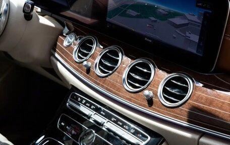 Mercedes-Benz E-Класс, 2016 год, 3 300 000 рублей, 6 фотография