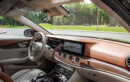 Mercedes-Benz E-Класс, 2016 год, 3 300 000 рублей, 11 фотография
