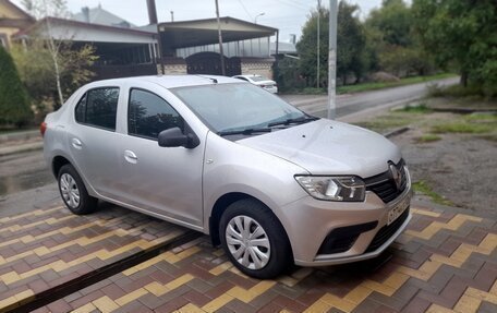 Renault Logan II, 2019 год, 900 000 рублей, 2 фотография
