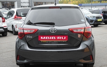 Toyota Vitz, 2018 год, 828 000 рублей, 8 фотография