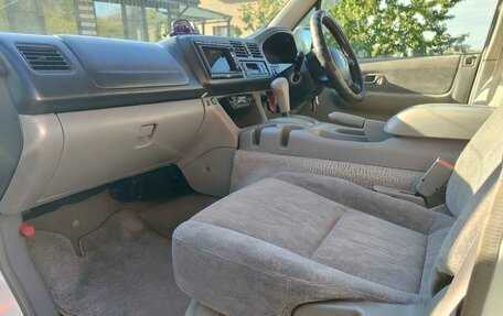 Mazda Bongo Friendee i рестайлинг, 2001 год, 680 000 рублей, 6 фотография