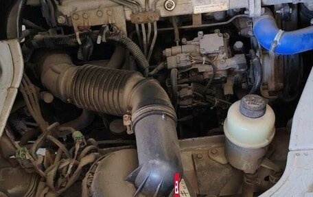 Mazda Bongo Friendee i рестайлинг, 2001 год, 680 000 рублей, 9 фотография