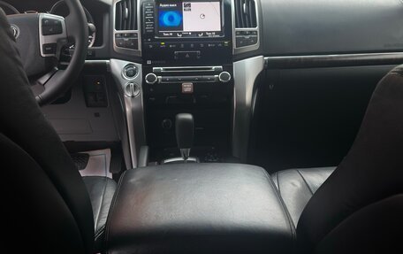 Toyota Land Cruiser 200, 2012 год, 4 000 000 рублей, 7 фотография