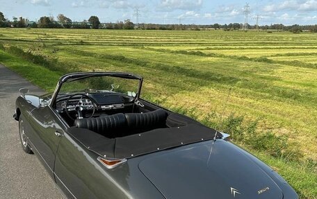 Citroen DS i рестайлинг 2, 1968 год, 22 000 000 рублей, 9 фотография
