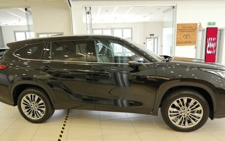 Toyota Highlander, 2025 год, 6 100 000 рублей, 4 фотография