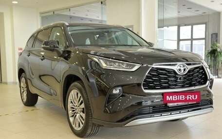 Toyota Highlander, 2025 год, 6 100 000 рублей, 3 фотография