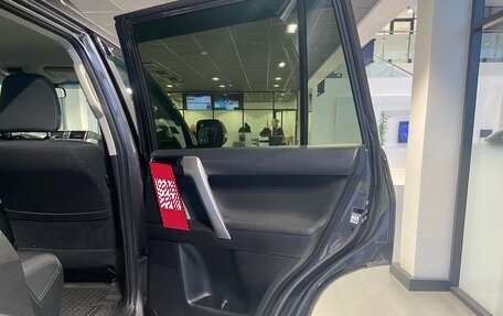 Toyota Land Cruiser Prado 150 рестайлинг 2, 2017 год, 3 950 000 рублей, 10 фотография