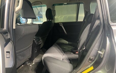Toyota Land Cruiser Prado 150 рестайлинг 2, 2017 год, 3 950 000 рублей, 13 фотография