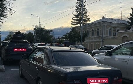 Mercedes-Benz E-Класс, 1998 год, 450 000 рублей, 2 фотография