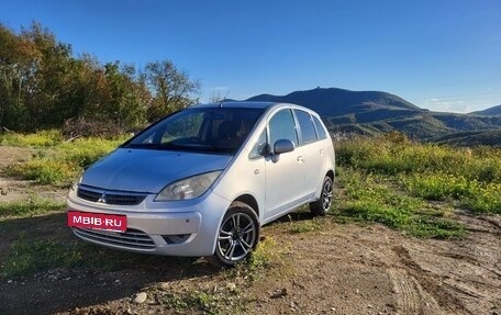 Mitsubishi Colt VI рестайлинг, 2004 год, 450 000 рублей, 2 фотография