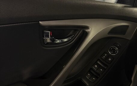 Hyundai Avante, 2013 год, 900 000 рублей, 5 фотография