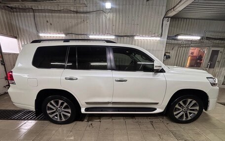 Toyota Land Cruiser 200, 2016 год, 6 500 000 рублей, 8 фотография