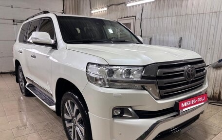 Toyota Land Cruiser 200, 2016 год, 6 500 000 рублей, 3 фотография