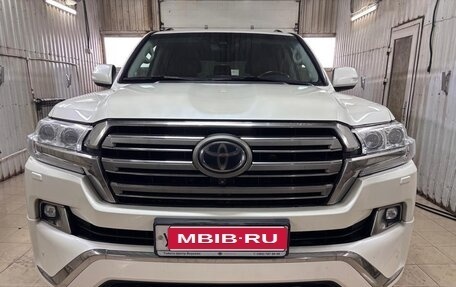 Toyota Land Cruiser 200, 2016 год, 6 500 000 рублей, 2 фотография