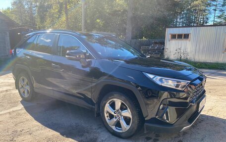 Toyota RAV4, 2022 год, 3 250 000 рублей, 2 фотография