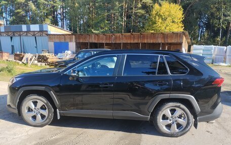 Toyota RAV4, 2022 год, 3 250 000 рублей, 5 фотография