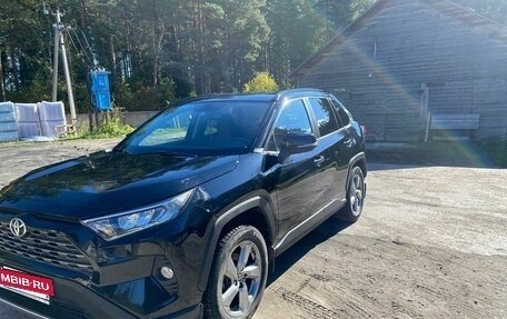 Toyota RAV4, 2022 год, 3 250 000 рублей, 3 фотография