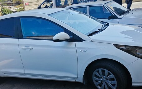 Hyundai Solaris II рестайлинг, 2020 год, 1 650 000 рублей, 4 фотография