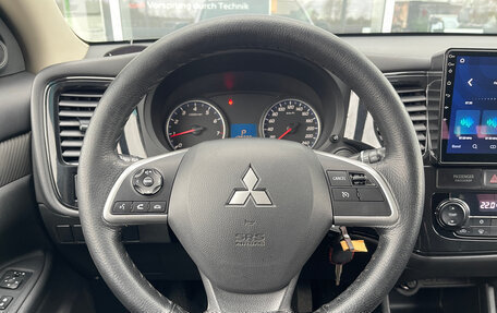 Mitsubishi Outlander III рестайлинг 3, 2014 год, 1 100 000 рублей, 9 фотография