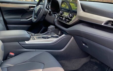 Toyota Highlander, 2025 год, 5 800 000 рублей, 17 фотография