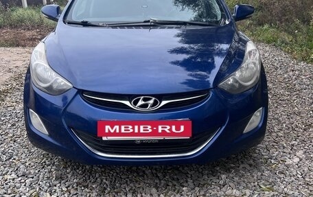 Hyundai Elantra V, 2011 год, 950 000 рублей, 2 фотография