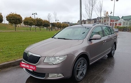Skoda Superb III рестайлинг, 2011 год, 1 100 000 рублей, 2 фотография