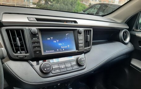 Toyota RAV4, 2017 год, 2 350 000 рублей, 5 фотография