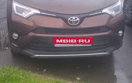 Toyota RAV4, 2017 год, 2 350 000 рублей, 2 фотография