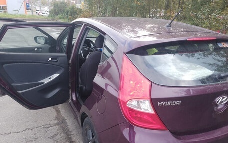 Hyundai Solaris II рестайлинг, 2011 год, 575 000 рублей, 2 фотография